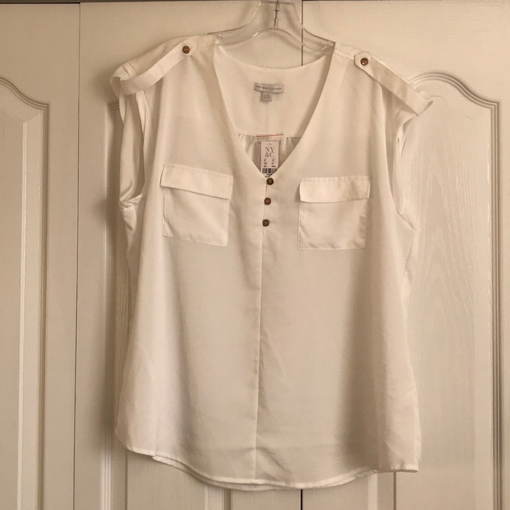 NWT Neq York & Co.  Button Front Sleeveless Blouse